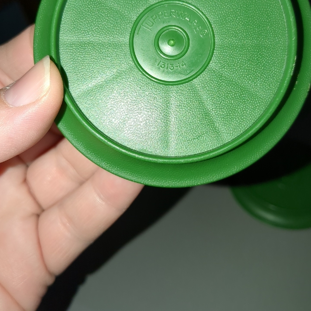 Vintage Green Tupperware Mugs with dove Design Christmas - Picture 4 of 9